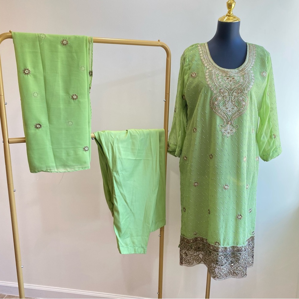 Elegant Green Embroidered shalwar kameez